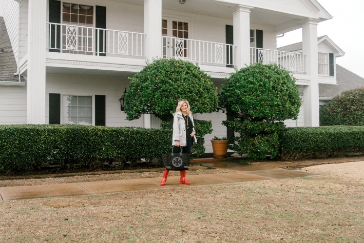 BOOK IT with Booking.com and experience staying at Southfork Ranch for a night!