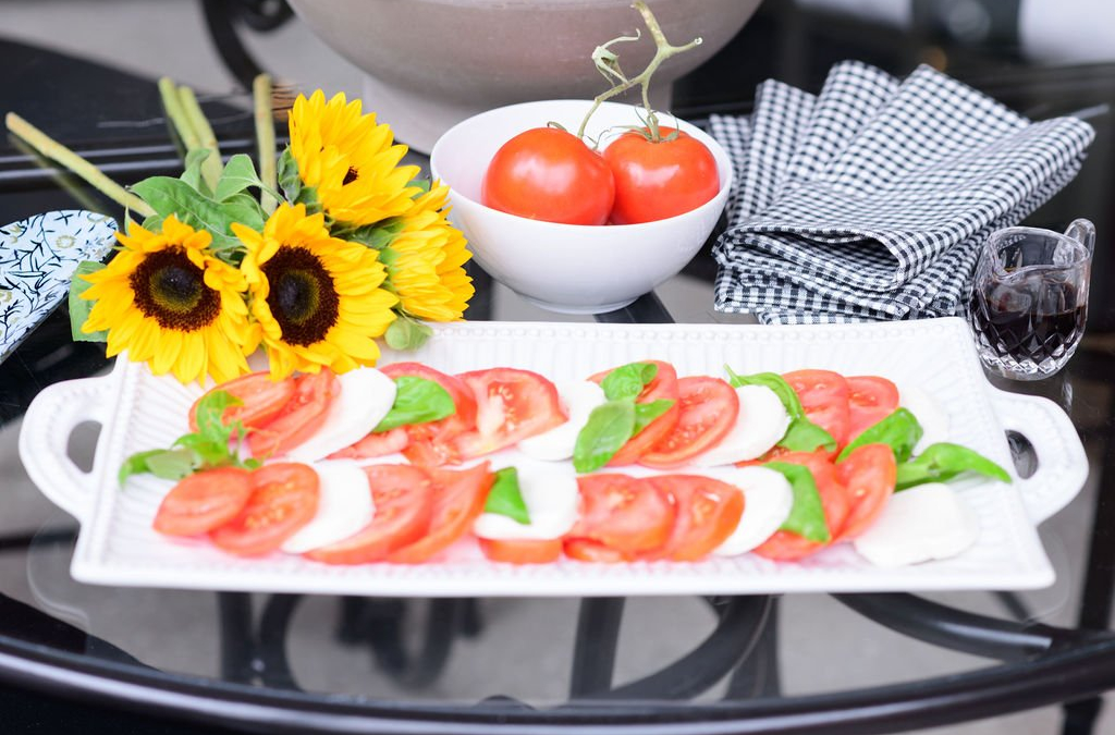 Tips & Tricks on growing tomatoes and herbs in your backyard